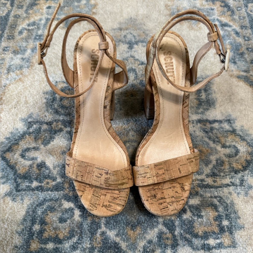 SCHUTZ Martines Tan Heels Elegant Design Size 8